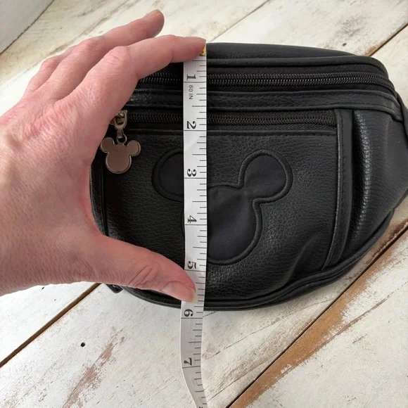 vintage WALT DISNEY WORLD Fanny pack Mickey Mouse crossbody bag faux leather EUC - Picture 12 of 16